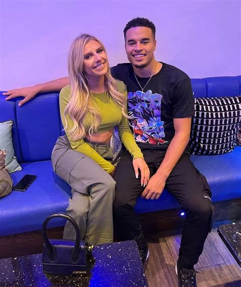 chloe burrows twitter|love island chloe and toby.